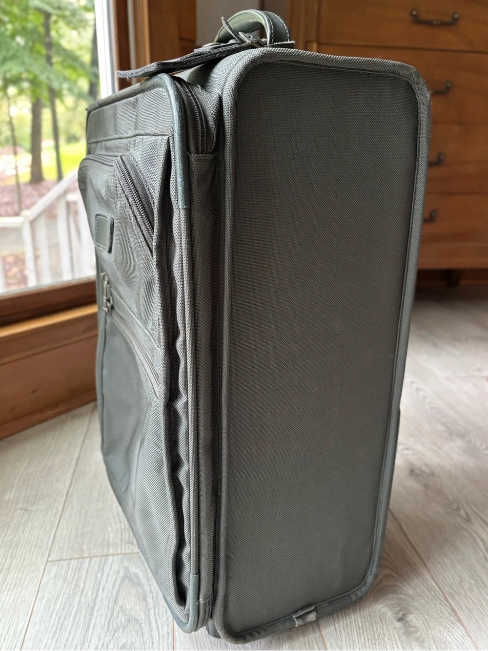 Tumi Alpha Olive Green Ballistic Nylon 2-Wheel Rolling Carry On Suitcase 22”